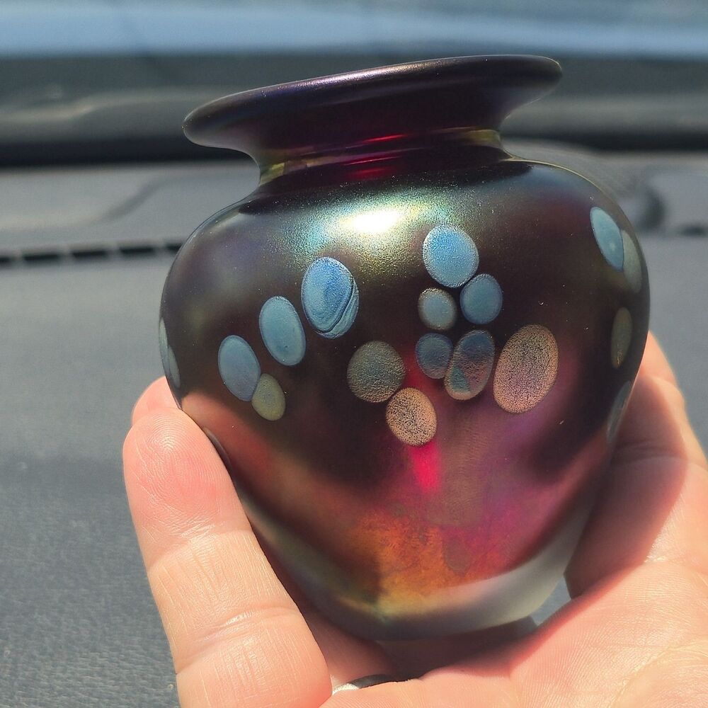 Stunning Iridescent Metallic Oil Spot Art Glass Vase Artist Signed Vintage 3" - Picture 4 of 16